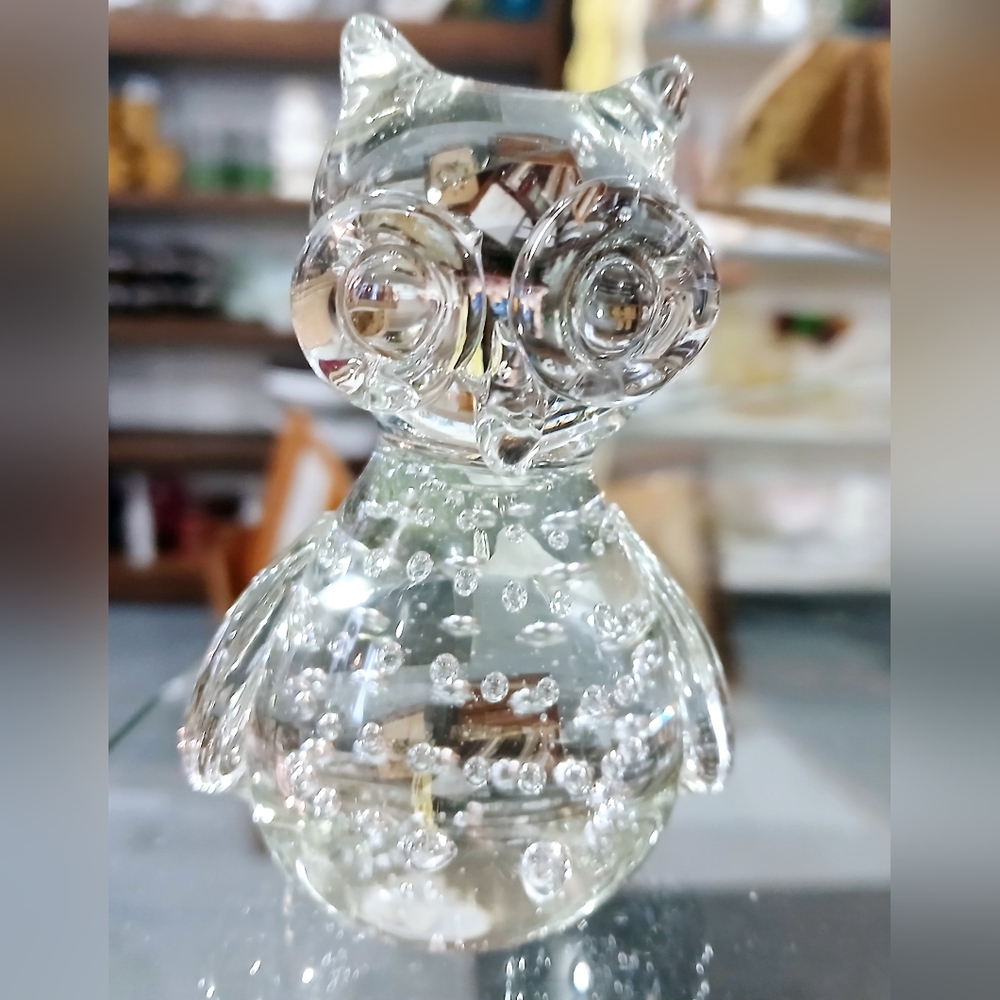 Vintage Clear Controlled Bubbles Mini Art Glass Owl Figurine